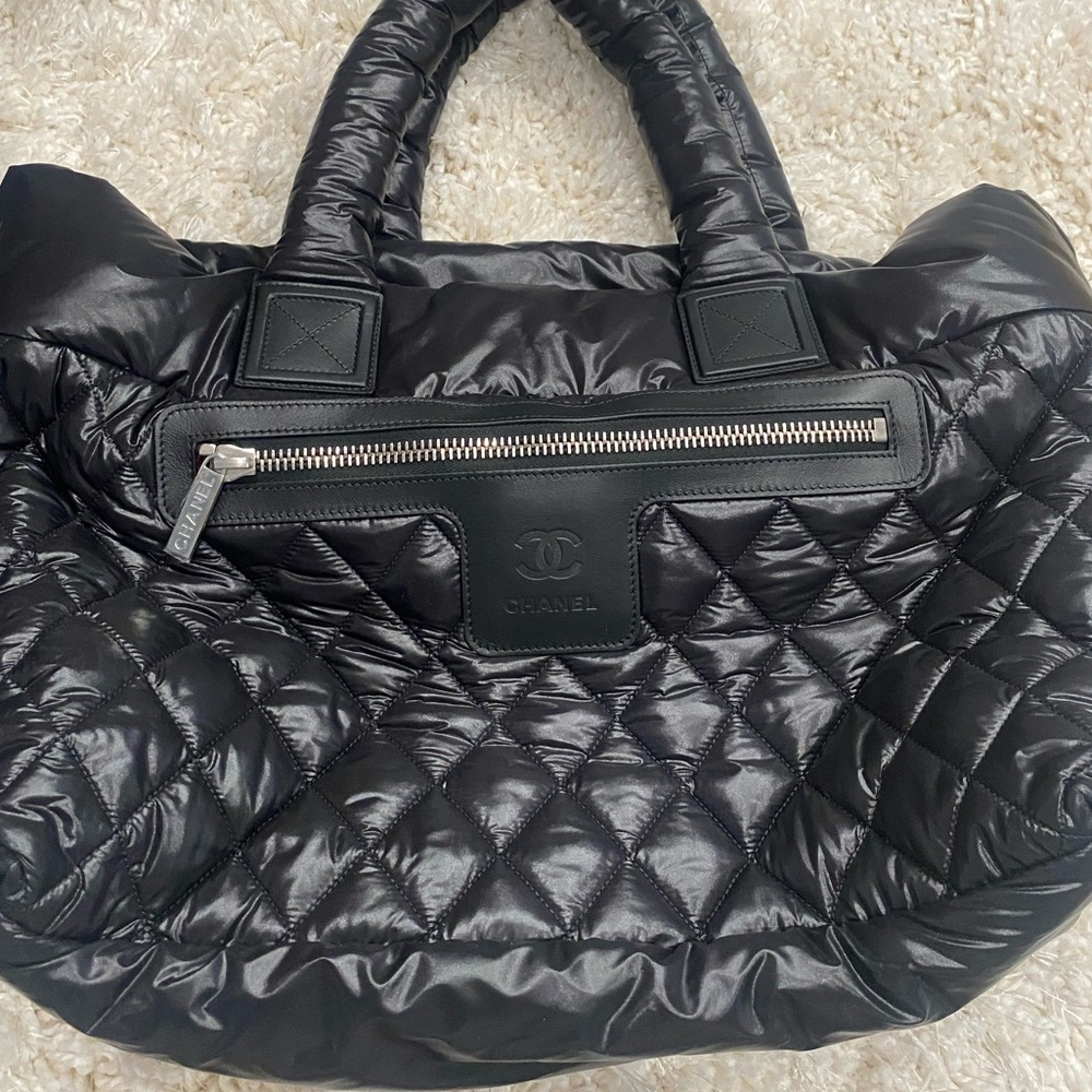 Authentic Coco Cocoon Reversible Tote Quilted Nylon Medium size